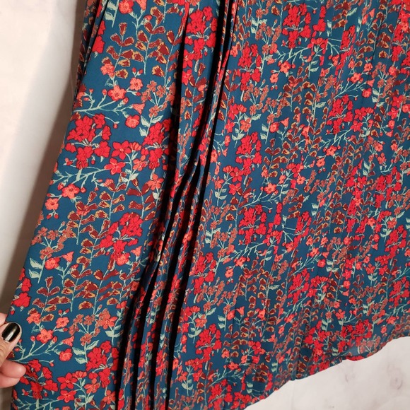 AVA & VIV Floral Pleated Long Sleeve Blouse X - Picture 6 of 10